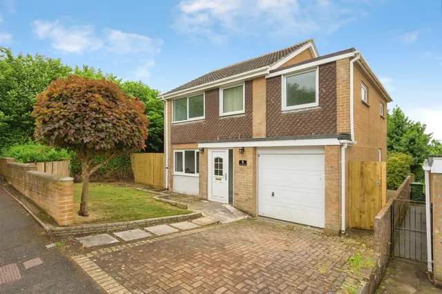 Brookfield Close, Plympton, PL7, photo 1