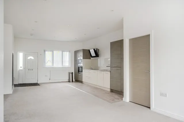Main Street, Shadwell, LS17, photo 3