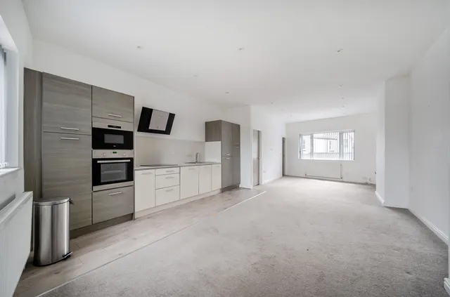 Main Street, Shadwell, LS17, photo 2