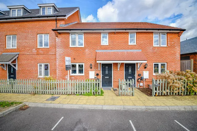 Chiltern Crescent, Fair Oak, SO50, photo 1