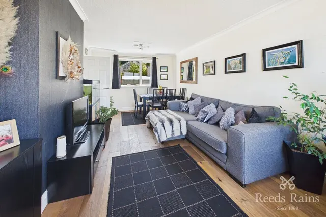 Photo 2 — Manor Crescent, Rothwell, West Yorkshire, LS26