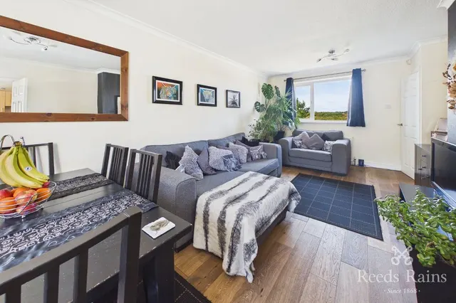 Photo 3 — Manor Crescent, Rothwell, West Yorkshire, LS26