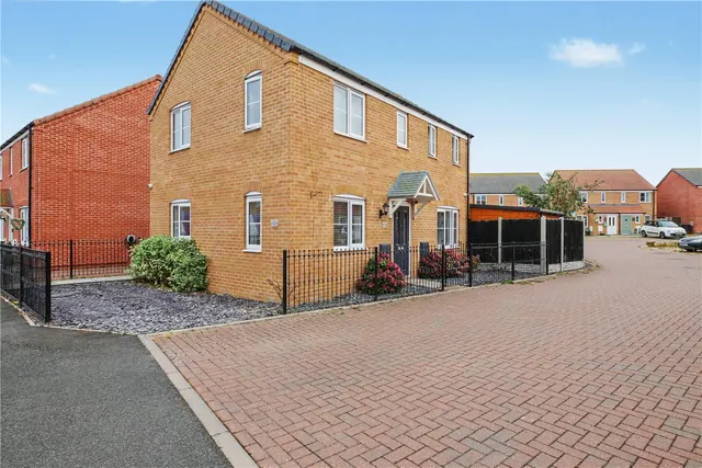 Photo 2 — Thurston Close, Ormesby, Great Yarmouth, Norfolk, NR29