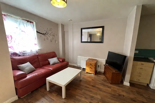 London Road, L3, photo 1