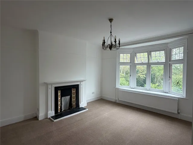 Photo 2 — Hillside Mansions, Barnet Hill, High Barnet, Herts, EN5 5RH