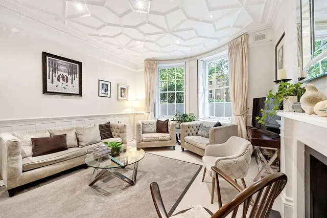 Photo 2 — Montagu Square, London, W1H 2LP
