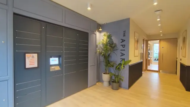 flat, The Apiary, The Mall, W5