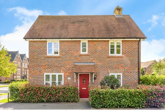 Atkinson Gardens, Burgess Hill, photo 1