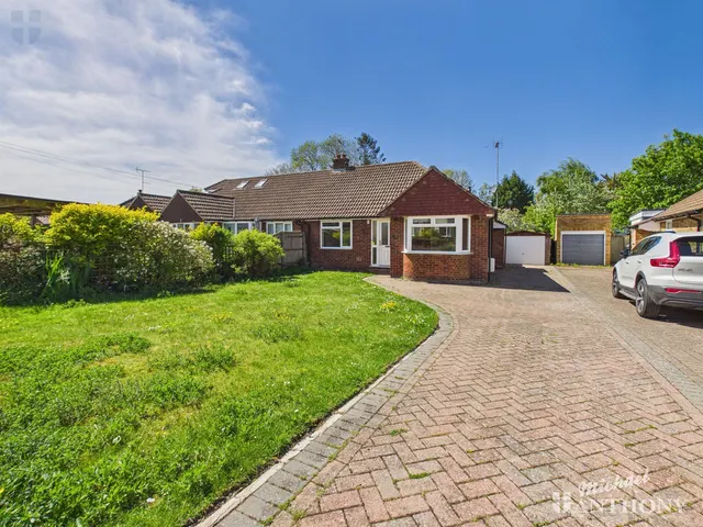 Stockwell Furlong, Haddenham, HP17 8HD, photo 1