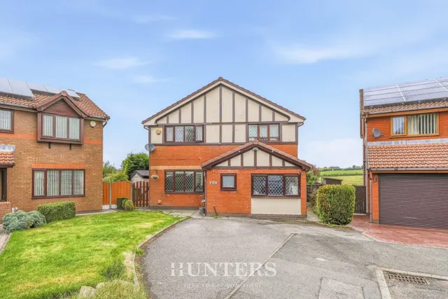 Creaton Way, Middleton, M24, photo 1