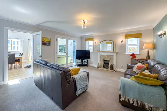 Photo 2 — Hatfield Road, St. Albans, Hertfordshire, AL4 0DU