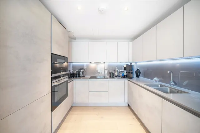 Photo 3 — Ebury Apartments, 1B Sutherland Street, Pimlico, London, SW1V