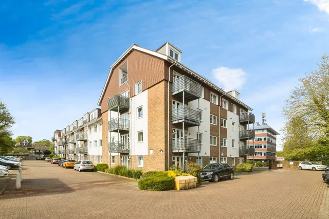 Harlands Road, HAYWARDS HEATH, photo 1
