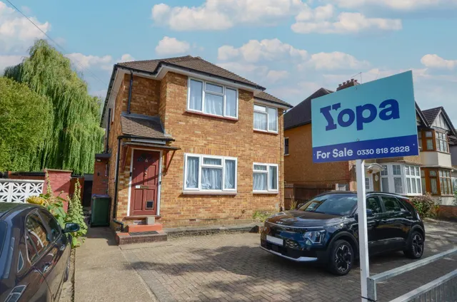 Roxeth Green Avenue, Harrow, HA2, photo 1
