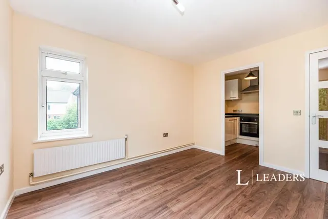 Apple Trees Place, Woking, GU22, photo 3