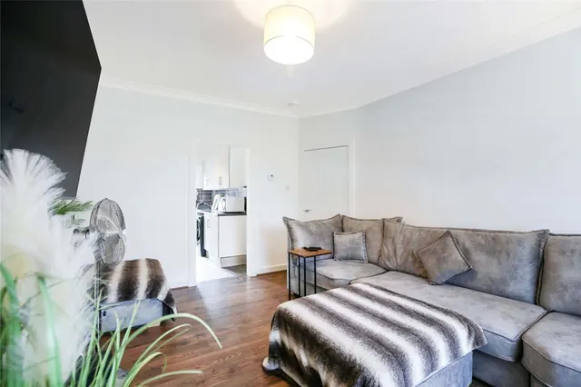 Photo 3 — Blacklands Avenue, Kilwinning, North Ayrshire, KA13