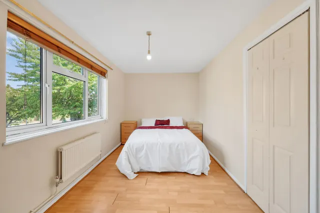 Marley Walk, London, NW2, photo 2