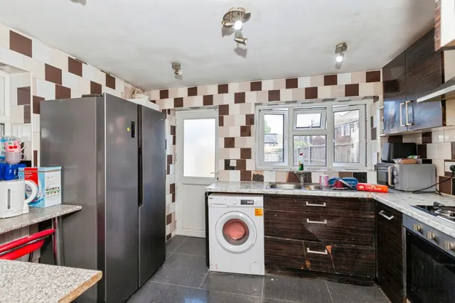 Wellhouse Road, Maidenhead, SL6, photo 2