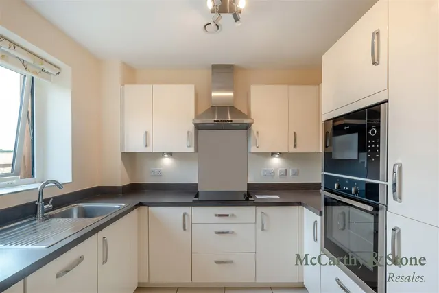 Springfield Close, Stratford-Upon-Avon, CV37, photo 3