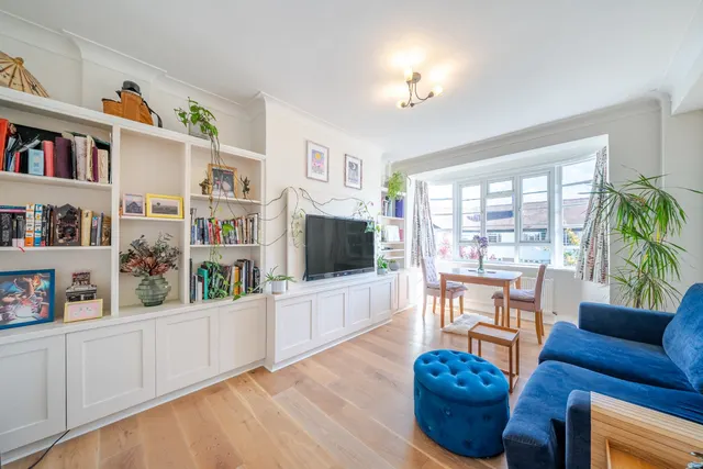 Photo 2 — Edge Hill, Wimbledon, London, SW19