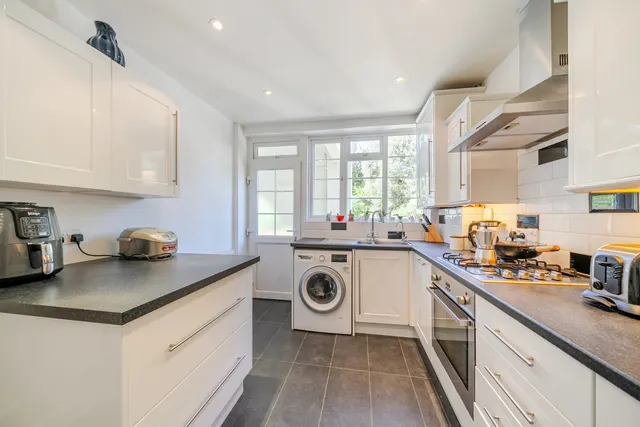Photo 3 — Edge Hill, Wimbledon, London, SW19