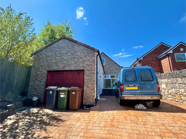 Shrewsbury Road, Prenton, CH43, photo 1