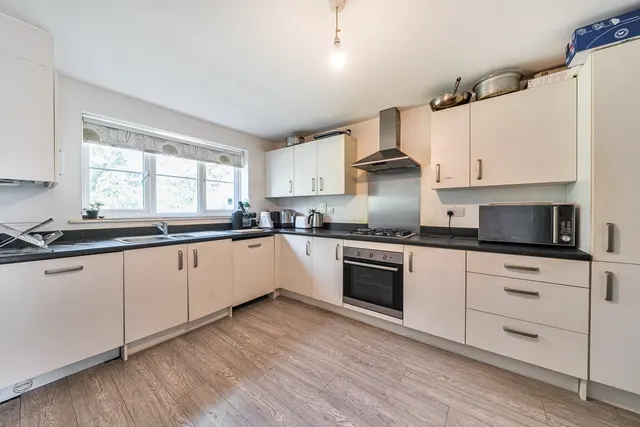 Woodend Close, Grays, RM17, photo 1
