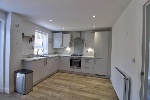 Alba Avenue, Cwmbran, NP44, photo 3