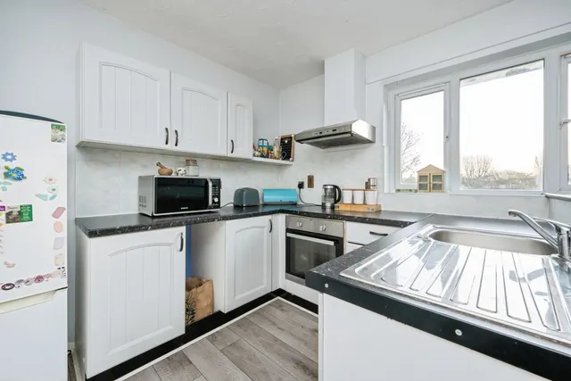 Photo 3 — Lovell Road, Bedford, Bedfordshire, MK42