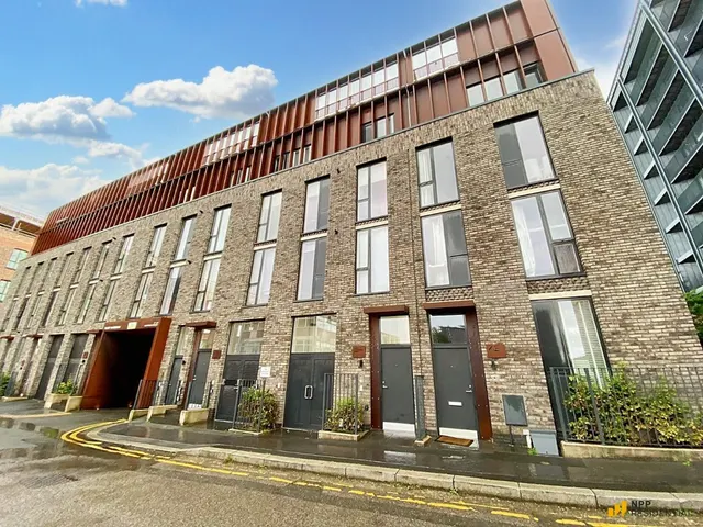 The Roof Gardens, Manchester, M15 4RS, photo 1