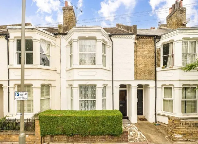 Buckmaster Road, Between the Commons, SW11, photo 1