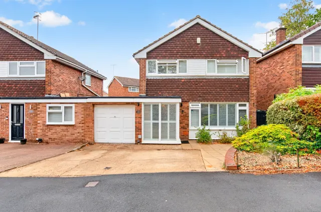 Ashridge Drive, Bricket Wood, ST. ALBANS, photo 1