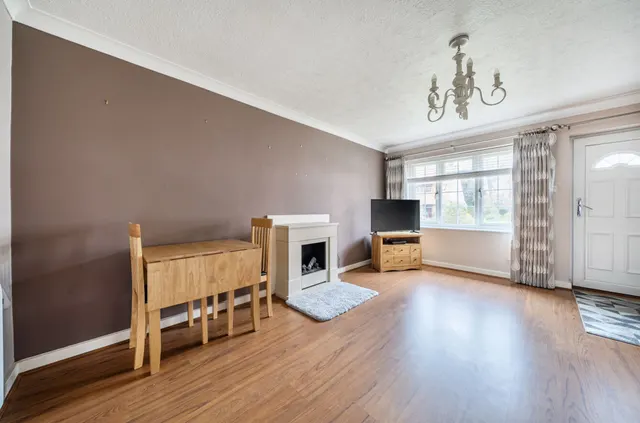 Off Manor Farm Court, Selsey, PO20, photo 3