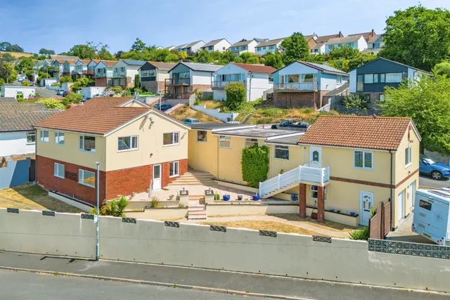 Higher Coombe Drive, Teignmouth, photo 1
