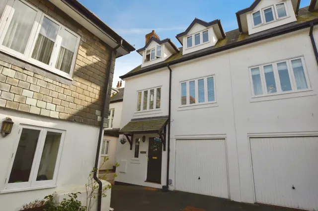Beach Road, Babbacombe, TQ1