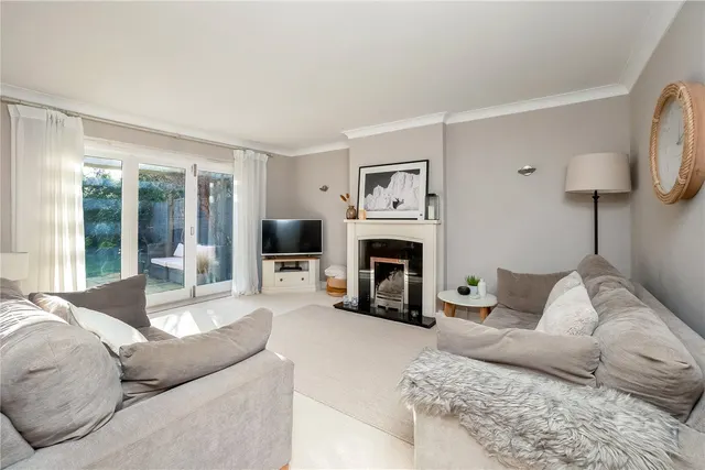 Photo 2 — Blenheim Close, Bidford-on-Avon, Alcester, Warwickshire, B50
