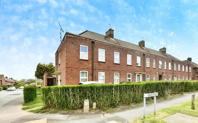 Kings Road, Basingstoke, RG22, photo 1