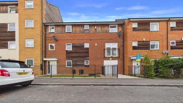 Delves Way, Peterborough, photo 1