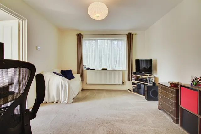 Photo 2 — Howlands, Welwyn Garden City