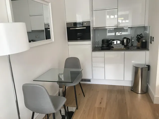 High Street, Slough, SL1, photo 3