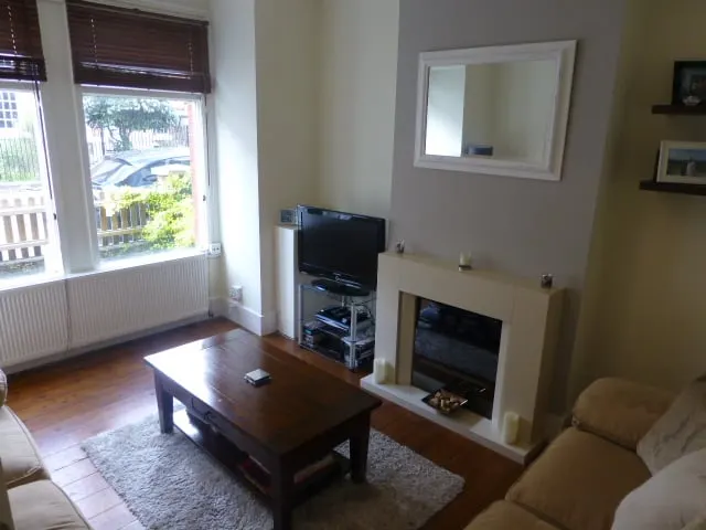 Photo 2 — Oaklands Road, Hanwell, LONDON, W7 2DU