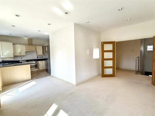 Photo 2 — Sovereign Mews, Barnet, EN4 0JQ