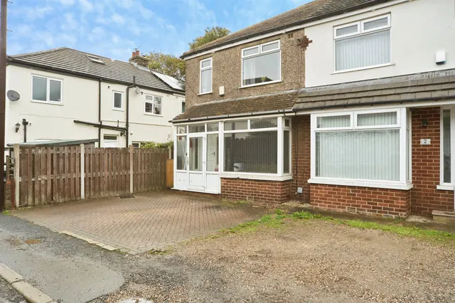 Owlcotes Drive, Pudsey, LS28, photo 1