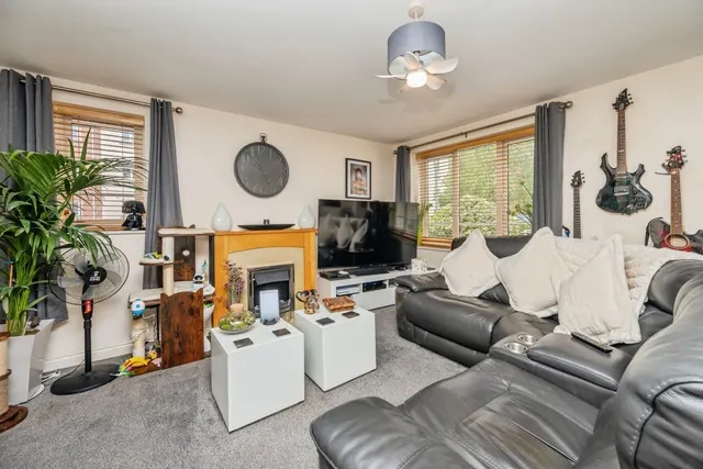 Cordelia Close, Stratford-upon-Avon, CV37, photo 3
