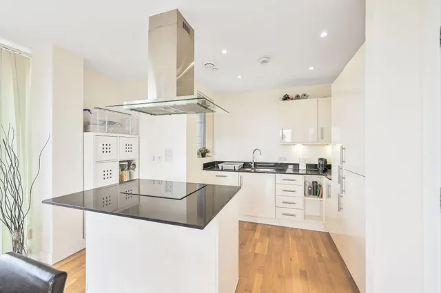 Photo 3 — Flat 44, 15 Zenith Close, London