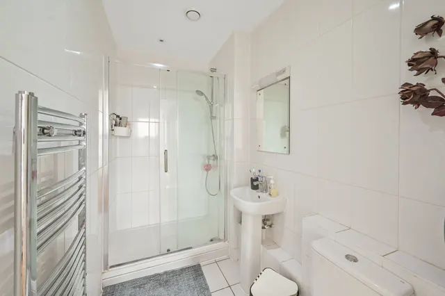 Flat 44, 15 Zenith Close, London, photo 1