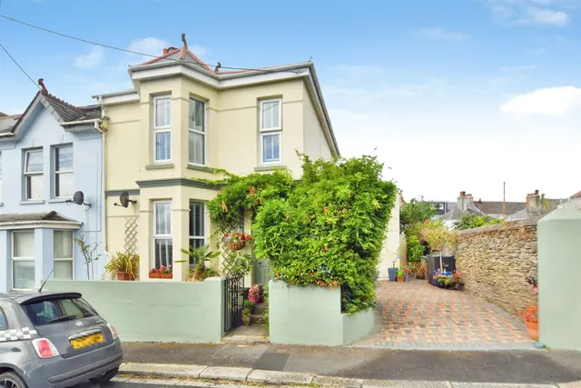 King Edward Road, Saltash, photo 1