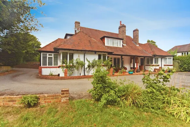 Photo 3 — Foxley Lane, Purley, CR8