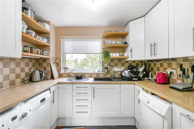 Moormede Crescent, Staines-upon-Thames, TW18, photo 3
