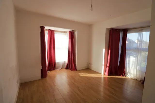 Walton Road, EN11, photo 1